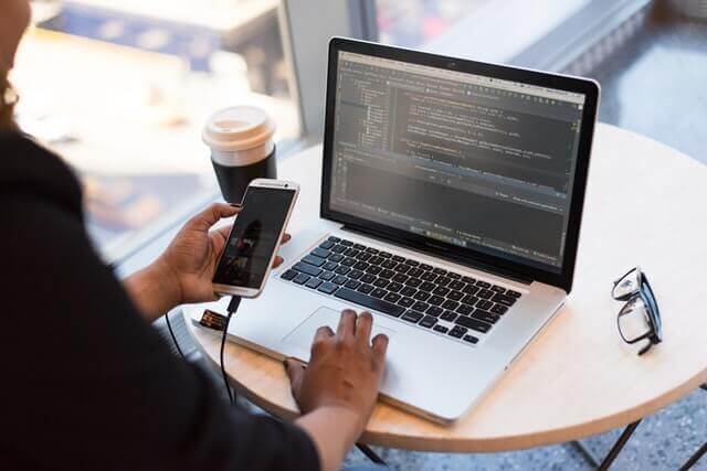 8 Tools Kolaborasi Coding untuk Remote Pair Programmer