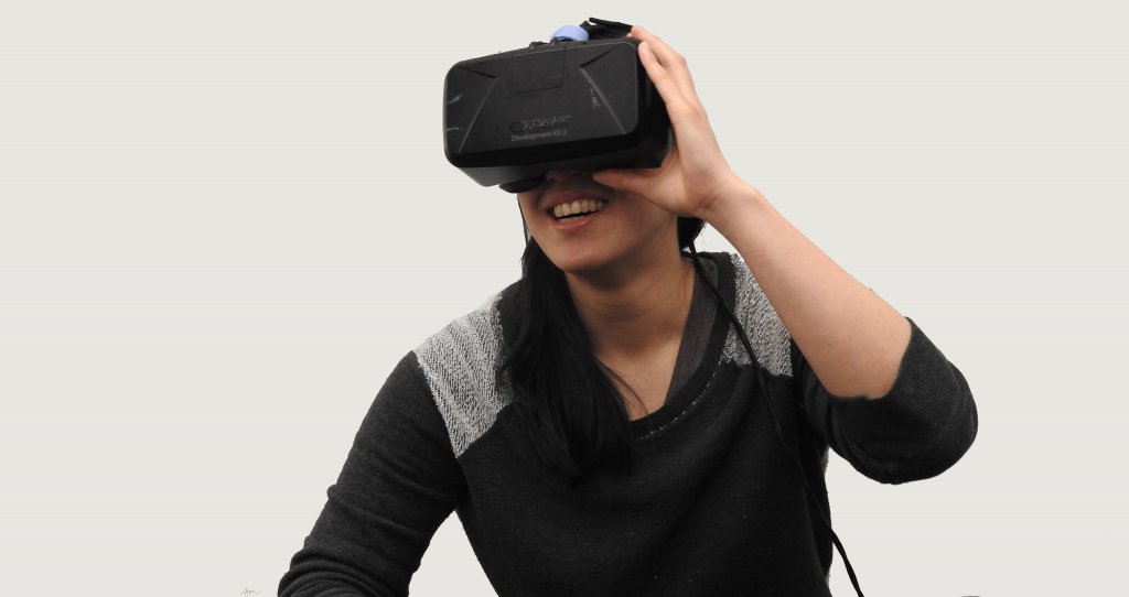 Virtual Reality vs Augmented Reality